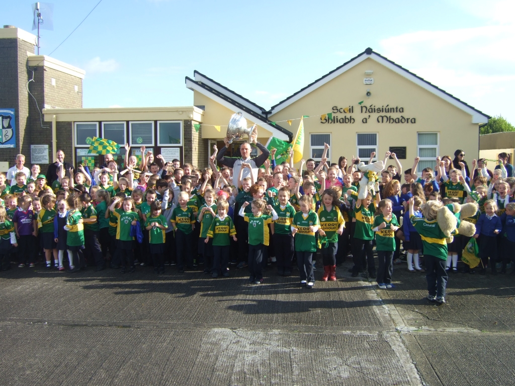 Kieran Donaghy with Sam Maguire at Sliabha' Mhadra